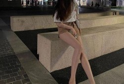 国产美女露脸,镜头下的美丽瞬间