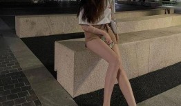 国产美女露脸,镜头下的美丽瞬间